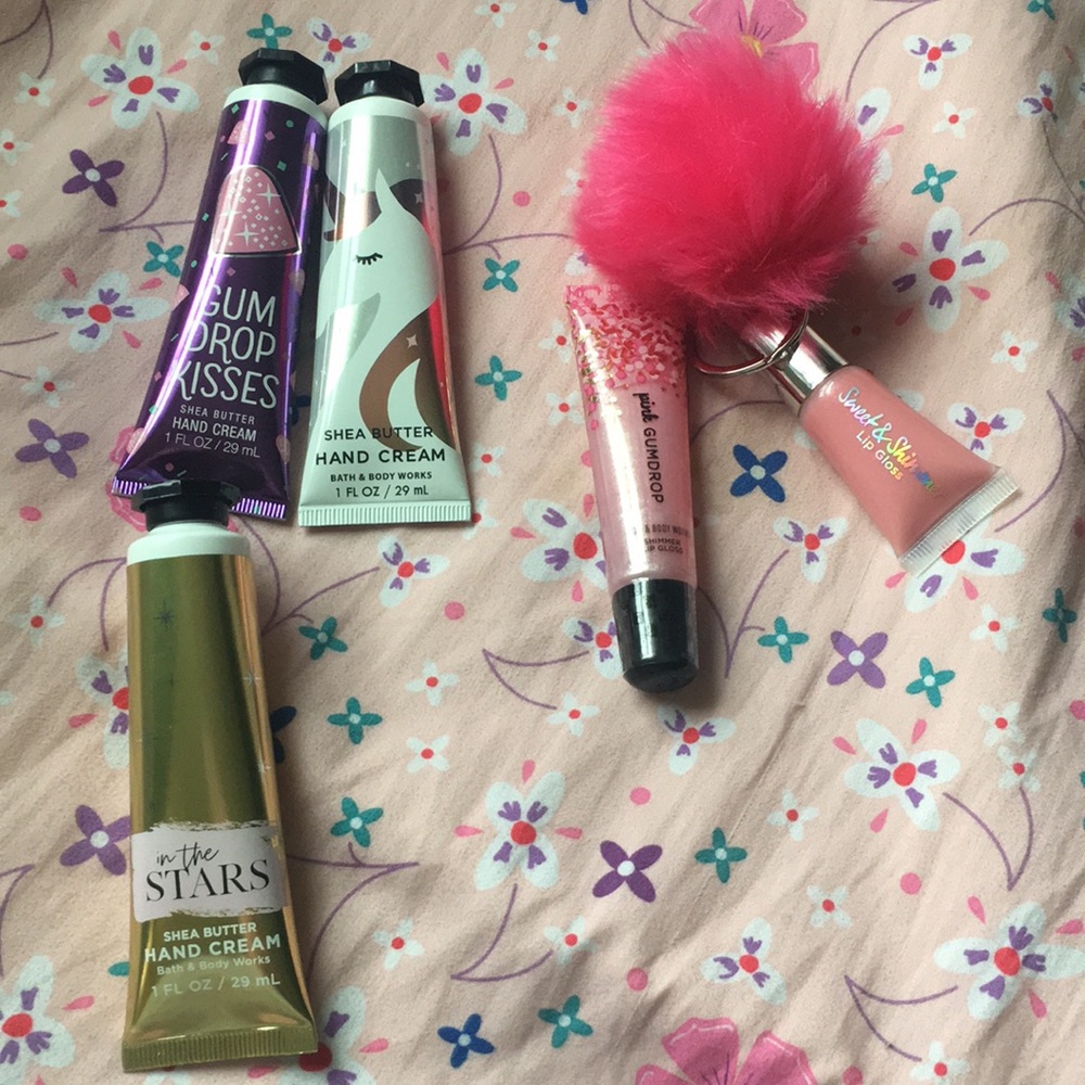 3 Hand creams & 2 shimmer glosses one’s a keychain